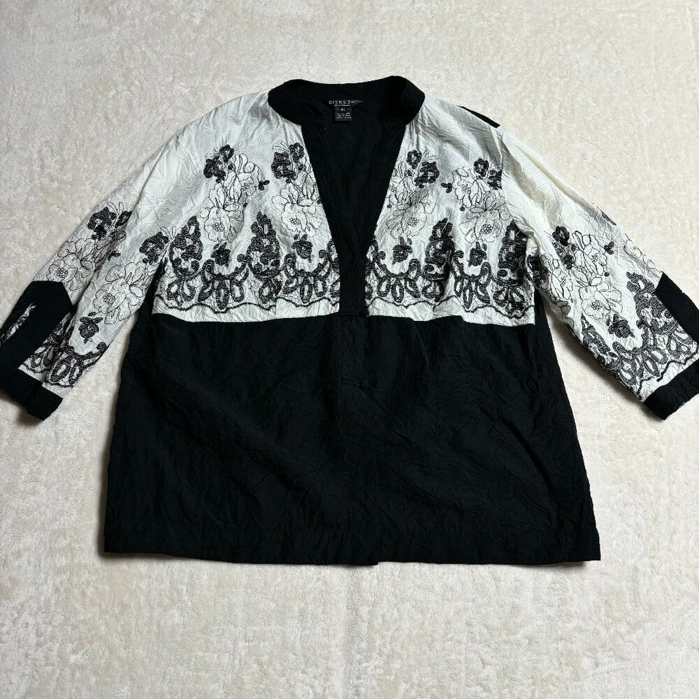 Citron Santa Monica Womens Floral Embroidered Top Blouse Size 0X Button Down